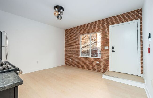 1 bed, 1 bath, 457 sqft, $1,370, Unit 30