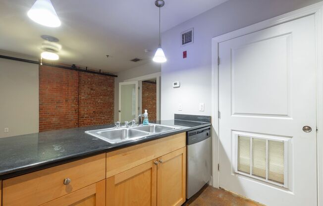 2 beds, 2 baths, 945 sqft, $1,295, Unit 301