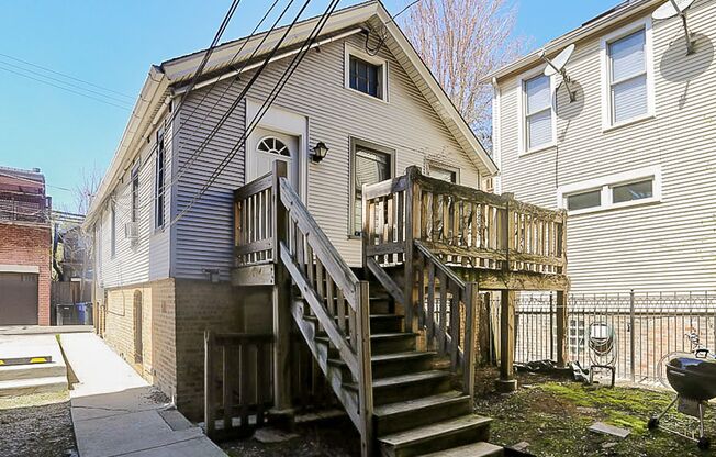 2326 N. Southport