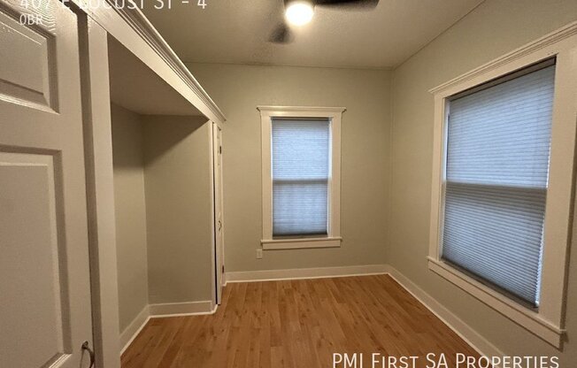 407 E LOCUST ST