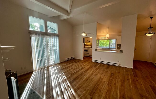 650 Ericksen Avenue NE