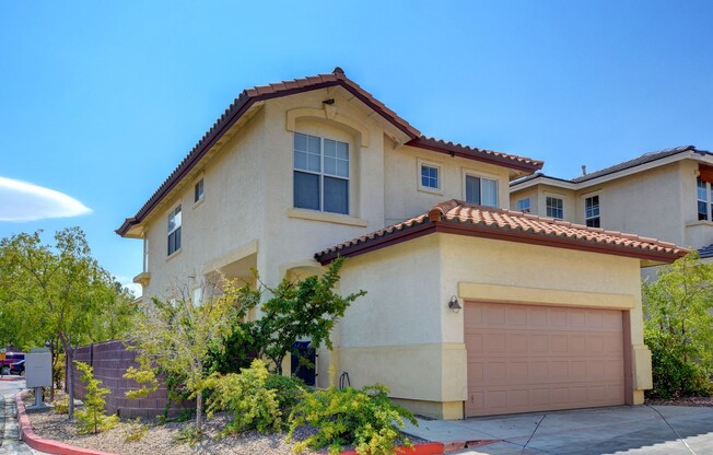 Beautiful 4-Bedroom Home in Gated Summerlin Community!