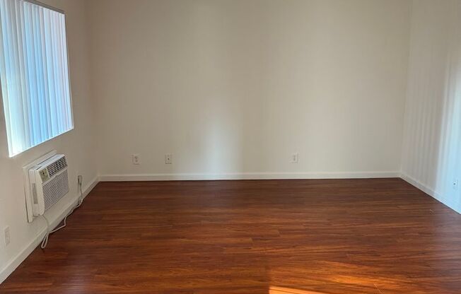 5011-5015 Monte Vista St