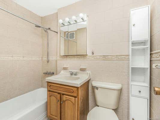 1 bed, 1 bath, 800 sqft, $2,400, Unit 1E