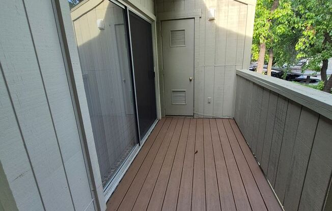 2 beds, 1 bath, 920 sqft, $1,700, Unit 18