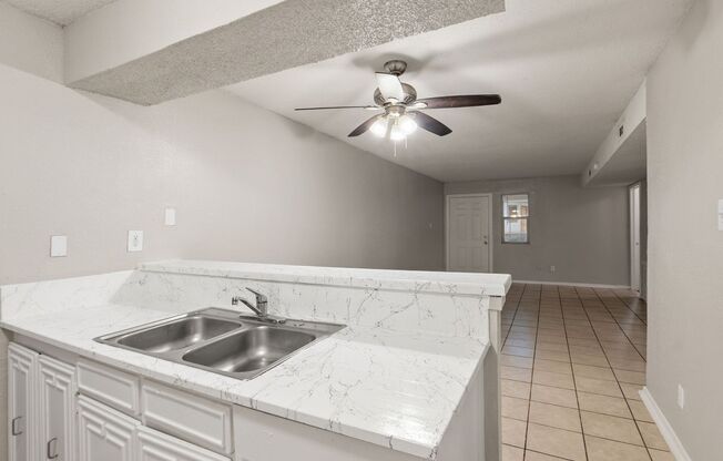 1 bed, 1 bath, 653 sqft, $699