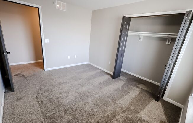 3 beds, 2 baths, 1,180 sqft, $1,500, Unit 3500-104