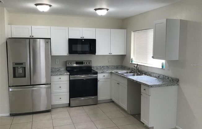 3 beds, 2 baths, $1,600