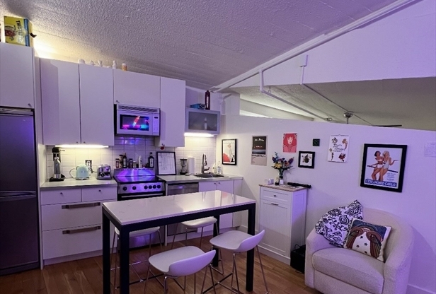 1 bed, 1 bath, 540 sqft, $3,200, Unit 322