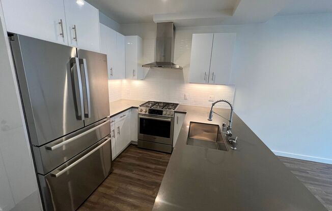 1 bed, 1 bath, 550 sqft, $2,750, Unit 02