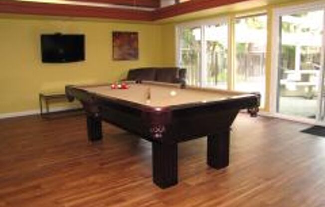 2 beds, 1.5 baths, 1,040 sqft, $2,425