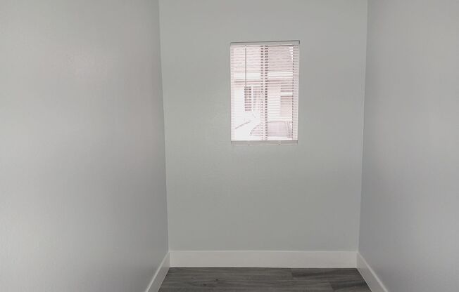 1420-24 E 75TH LLC