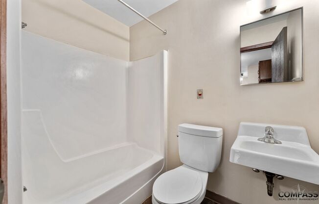 1 bed, 1 bath, 480 sqft, $875, Unit 221