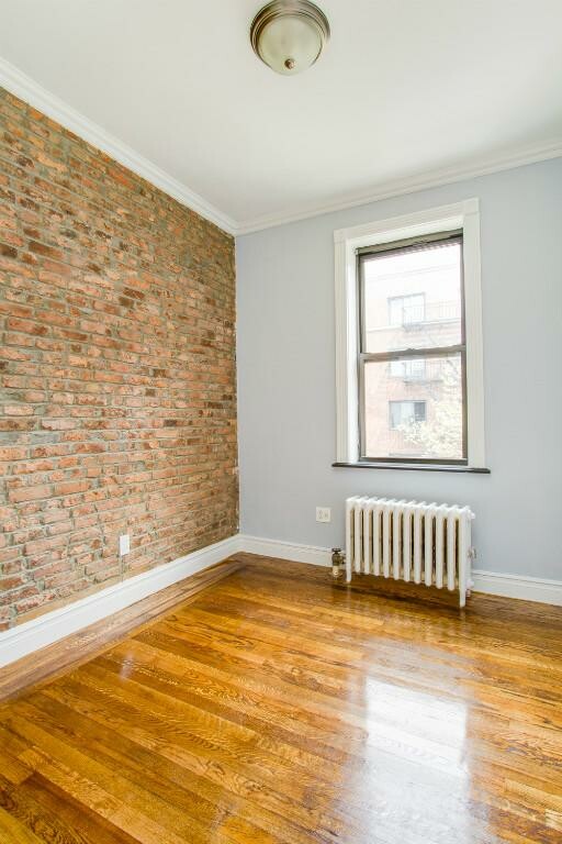 230 E 32nd St