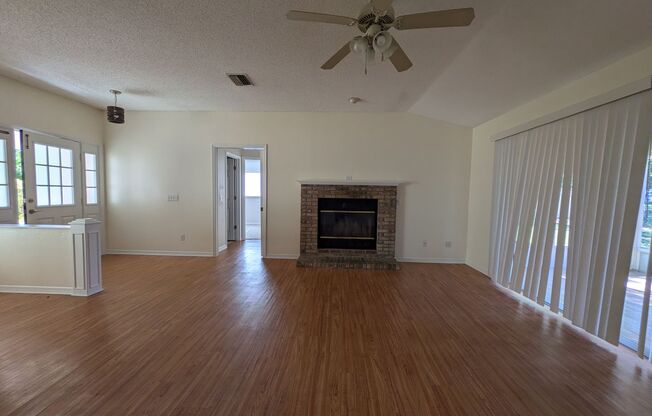 3 beds, 2 baths, $1,850, Unit # 19181