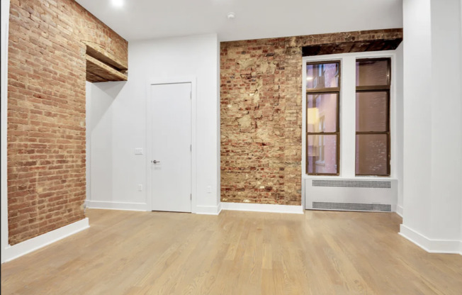 3 beds, 2 baths, $9,995, Unit 3I
