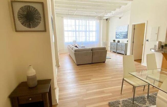 1 bed, 1 bath, 955 sqft, $2,300, Unit 202