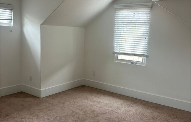 Pet Friendly 4 Bedroom 3.5 Bath Delightful Home ~Available Now in FREMONT~