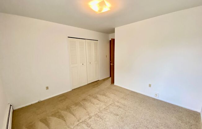 2 beds, 1 bath, 900 sqft, $1,345, Unit 2