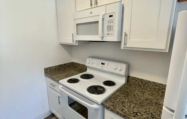 WELCOME TO THE MERITAGE APARTMENTS