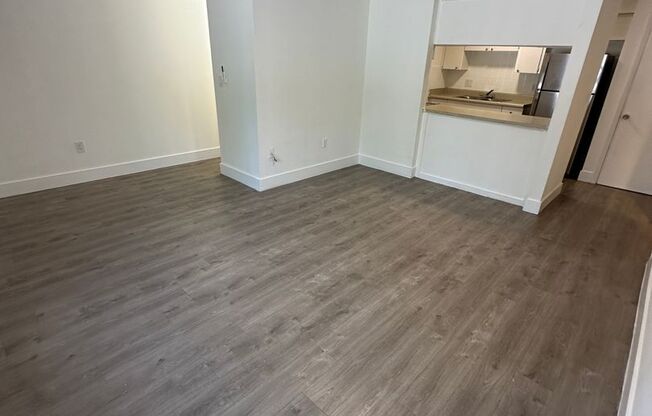 Studio, 1 bath, 410 sqft, $1,200, Unit 4801-2