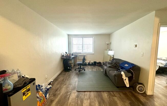1 bed, 1 bath, $1,095, Unit 101