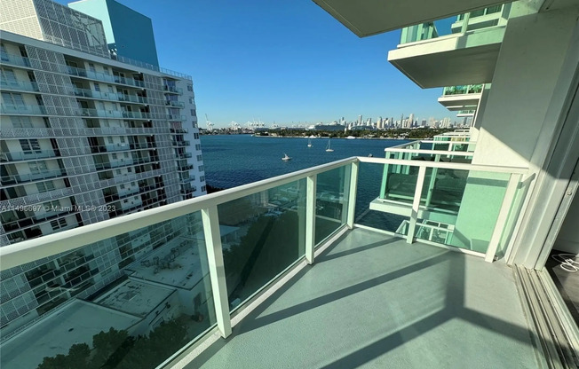 1000 West Ave