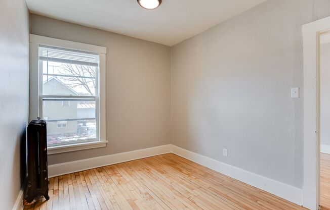 1 bed, 1 bath, 700 sqft, $1,250, Unit 6