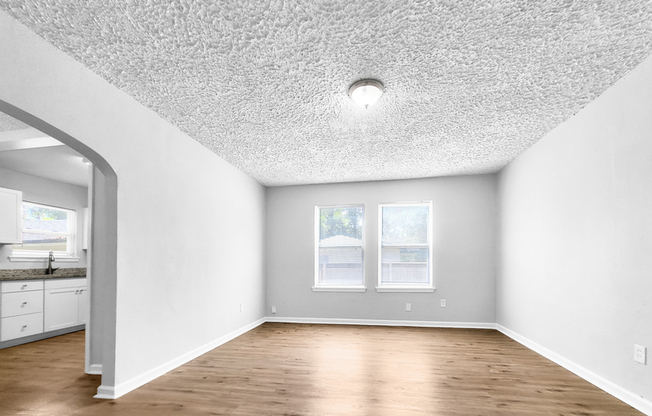 8957 5 AVE