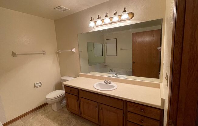 2 beds, 2 baths, 1,400 sqft, $1,650, Unit 6855-103