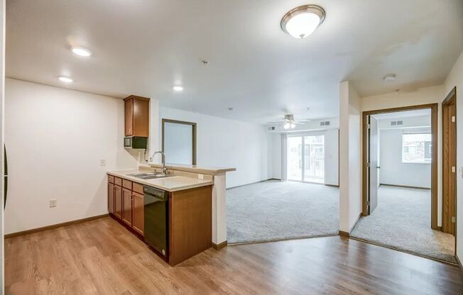 2 beds, 2 baths, 1,058 sqft, $1,475, Unit 810-113