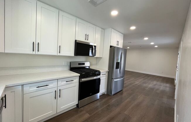 Upgraded West Hills 3+2, READY FOR MOVE-IN!