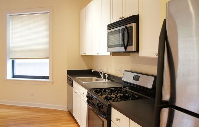 3 beds, 2 baths, 1,227 sqft, $2,695, Unit 32S