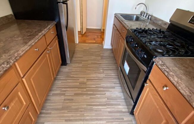 1 bed, 1 bath, $2,200, Unit 5D