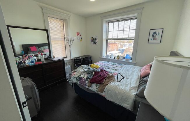 3 beds, 2 baths, 736 sqft, $2,995, Unit 51