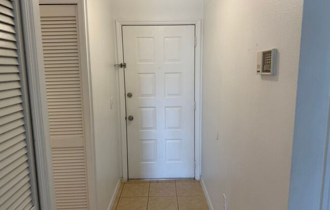 Cozy 2/2 Town Home in Meadow Woods! Available Now!