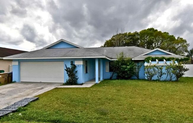 A Stunning 3/2 Home Awaits You in Poinciana