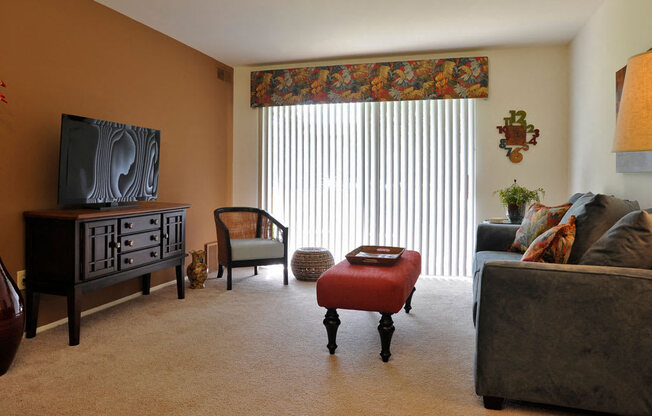 Large Living Room at Fox Pointe Apartments, East Moline, IL, 61244