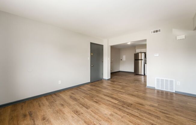 2 beds, 1 bath, 816 sqft, $847, Unit 85 Stevens Avenue