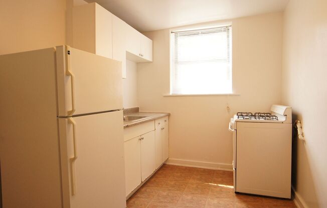 2 beds, 1 bath, 949 sqft, $2,095, Unit 2520-G