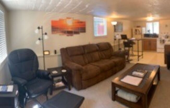 708 S 12th Ave