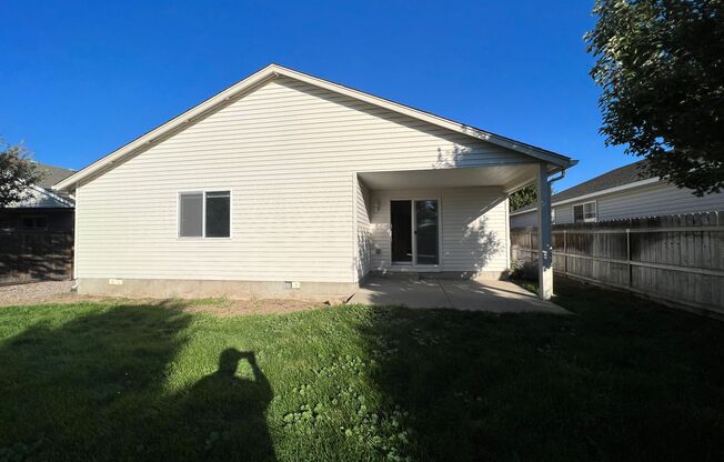 3 beds, 2 baths, $2,195