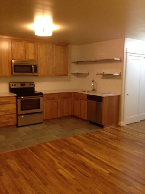 2 beds, 1 bath, $1,995, Unit 10