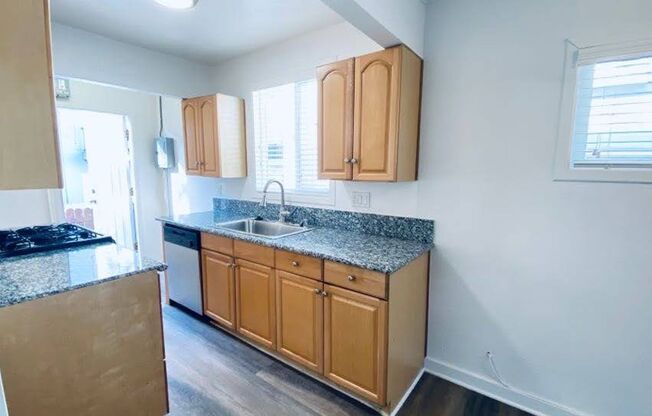 1685-1697 1/2 Summit St / 109-137 E. Penn St