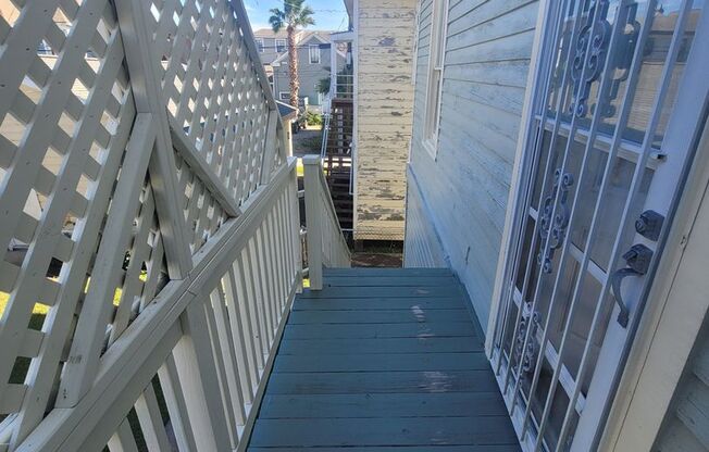 2 beds, 1 bath, $1,150