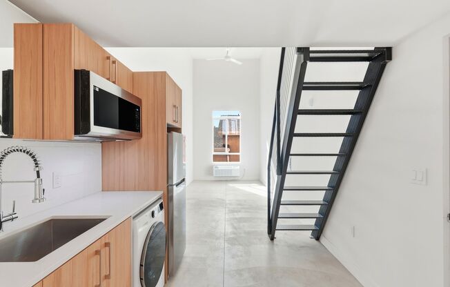 Studio, 1 bath, 320 sqft, $1,996, Unit 201-D