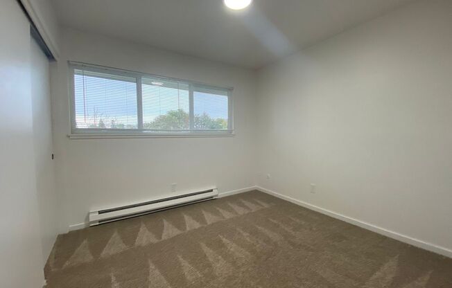 2 beds, 1 bath, 780 sqft, $1,355, Unit Unit 22