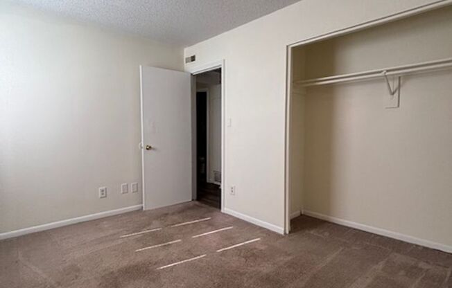 2 beds, 1 bath, 675 sqft, $675, Unit 440 Arter-Unit 12