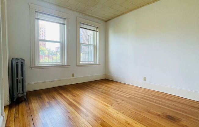 1 bed, 1 bath, 471 sqft, $2,900, Unit 14P-15