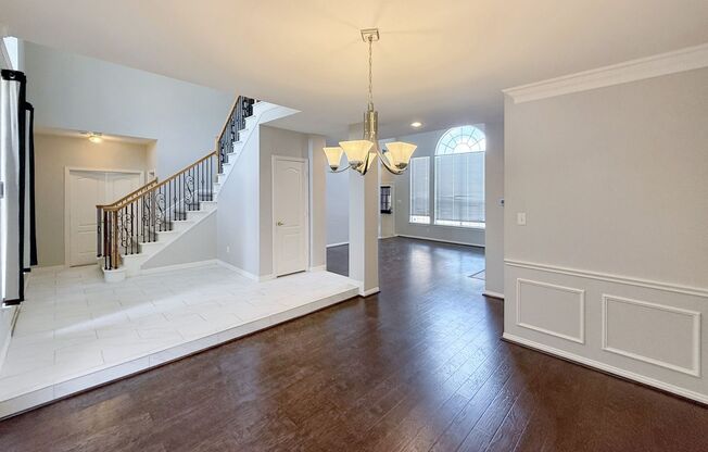 Comfort and Convenience in West Plano Living
